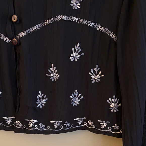 PASSPORT Black Long-Sleeve Sheer Embroidered Crop Blouse size medium - Picture 7 of 12